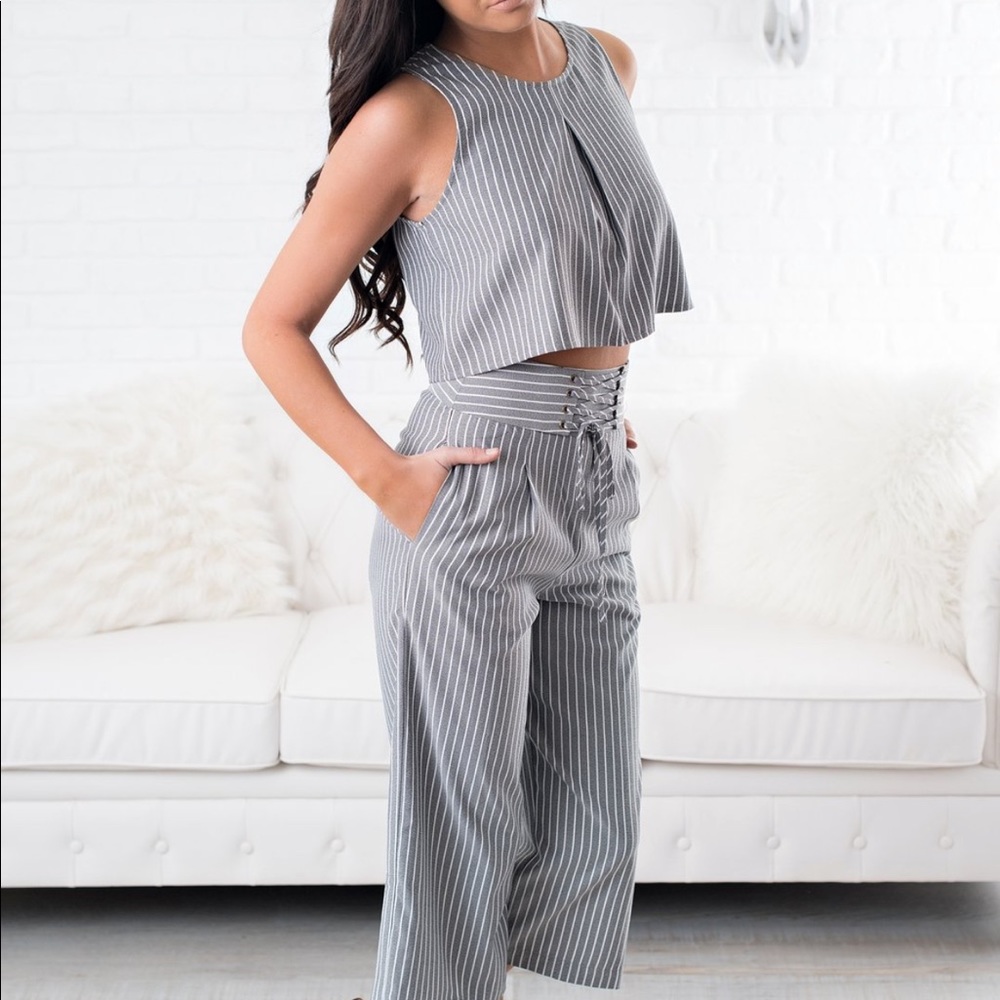 This is me striped two piece set (black)